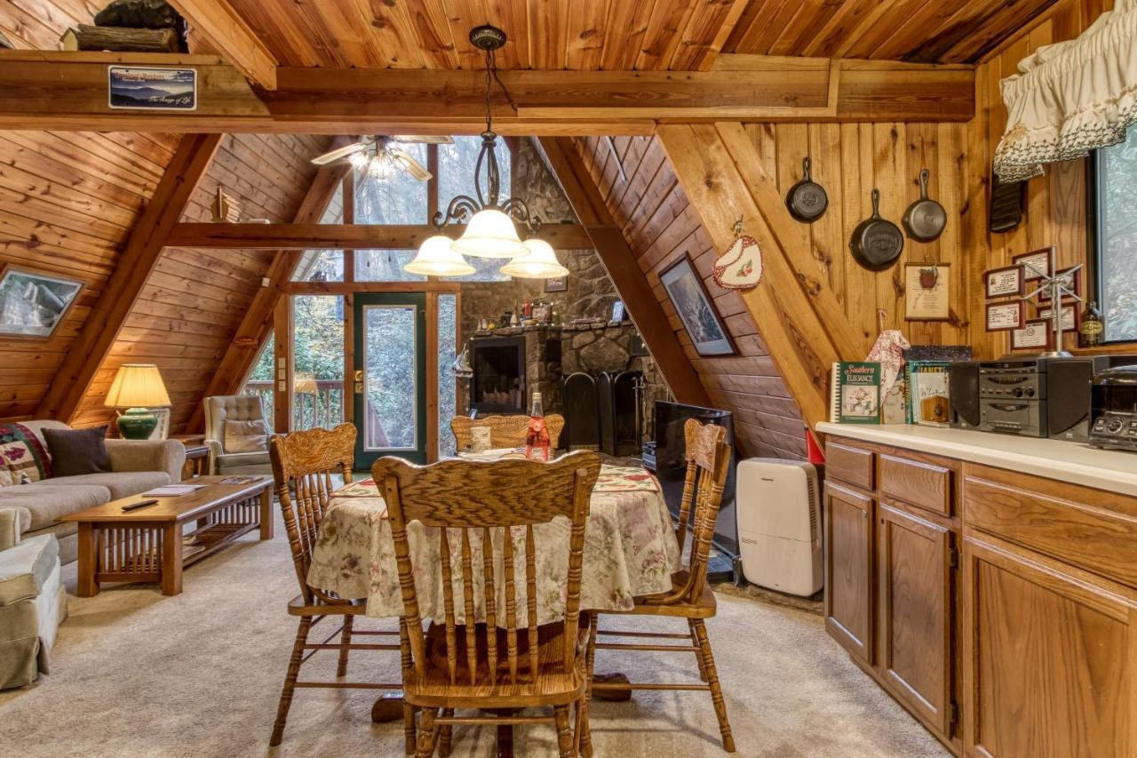 Mountain Springs Chalet Гетлинбург Екстериор снимка