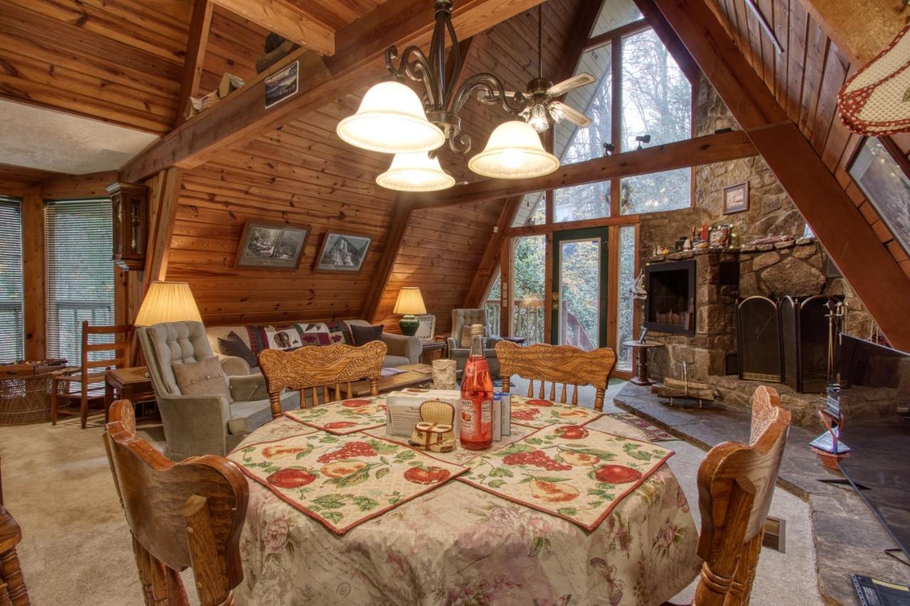 Mountain Springs Chalet Гетлинбург Екстериор снимка