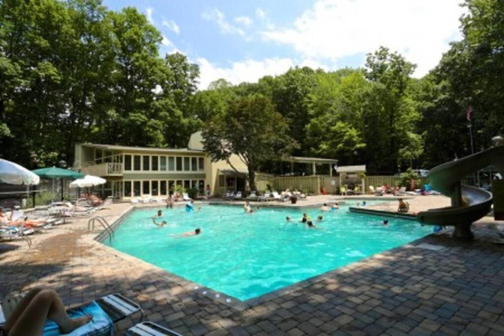 Mountain Springs Chalet Гетлинбург Екстериор снимка