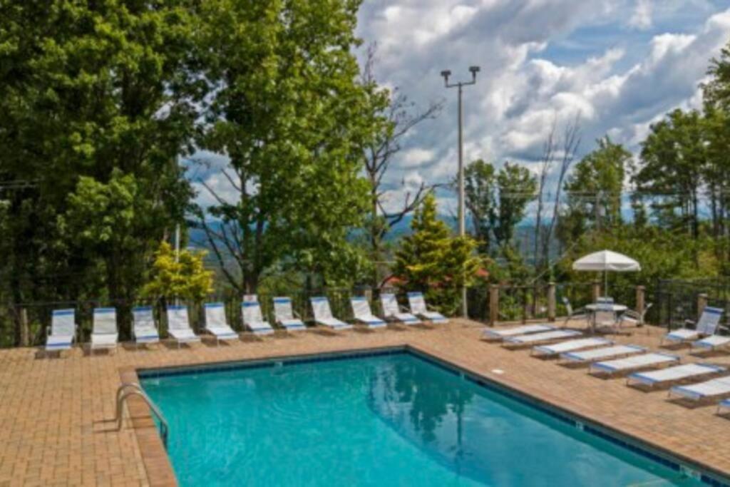 Mountain Springs Chalet Гетлинбург Екстериор снимка